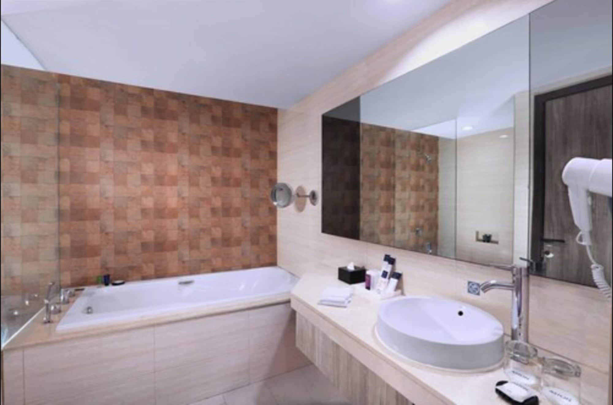 Aston Inn Pandanaran Semarang Ngoại thất bức ảnh