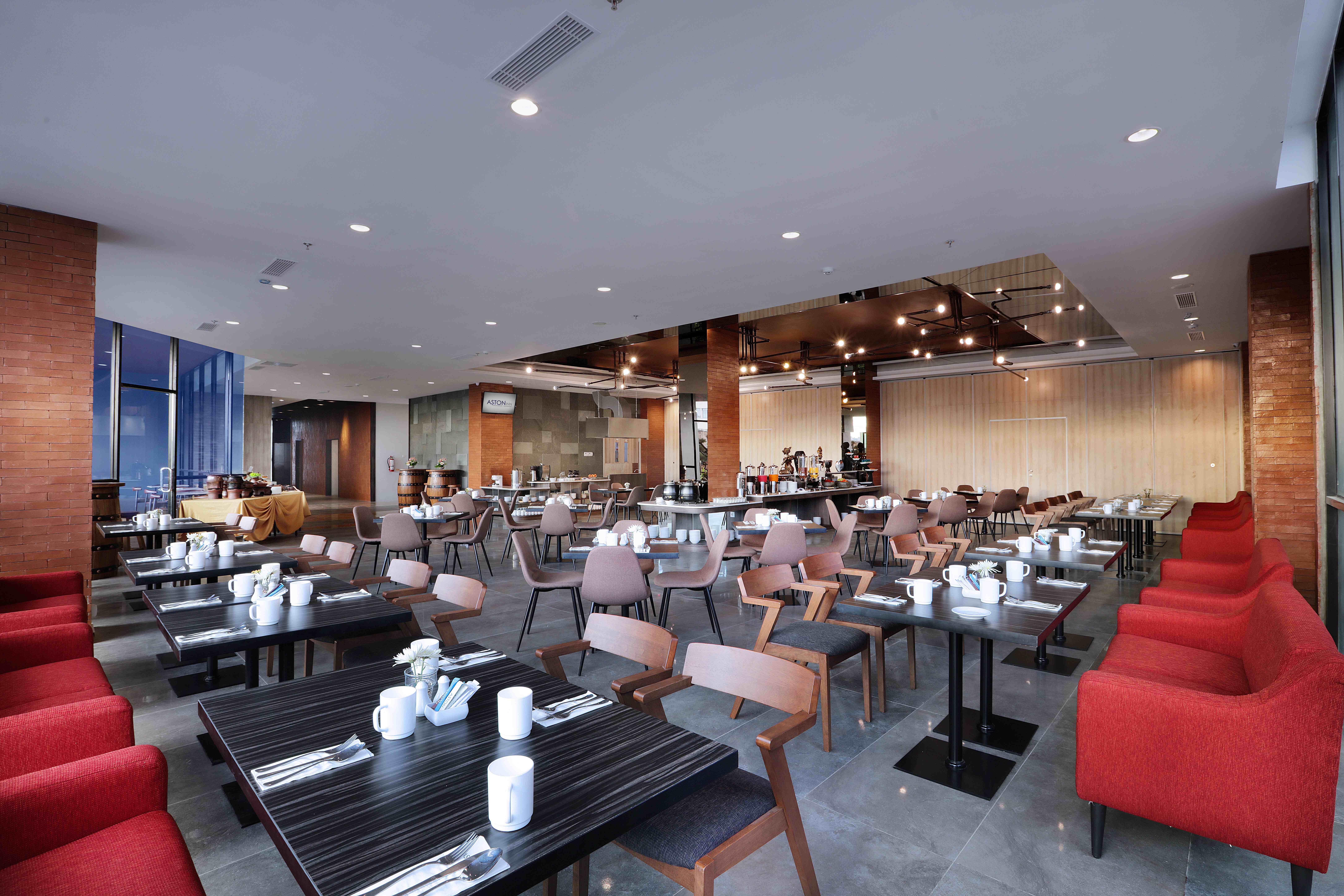 Aston Inn Pandanaran Semarang Ngoại thất bức ảnh