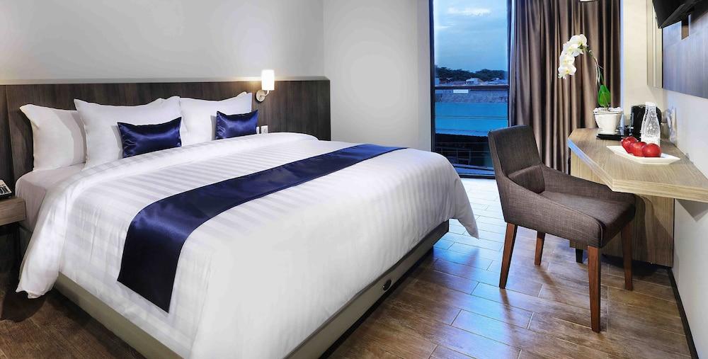Aston Inn Pandanaran Semarang Ngoại thất bức ảnh
