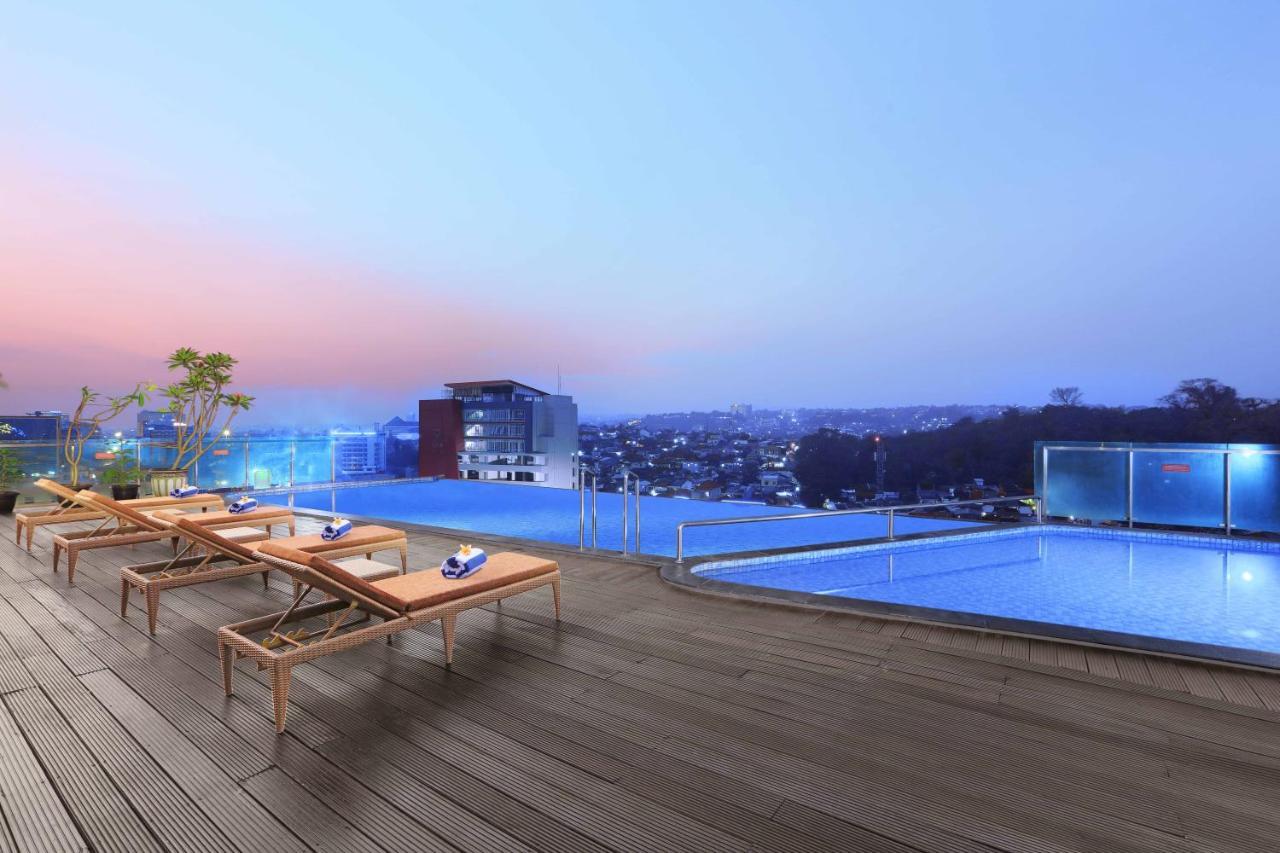 Aston Inn Pandanaran Semarang Ngoại thất bức ảnh