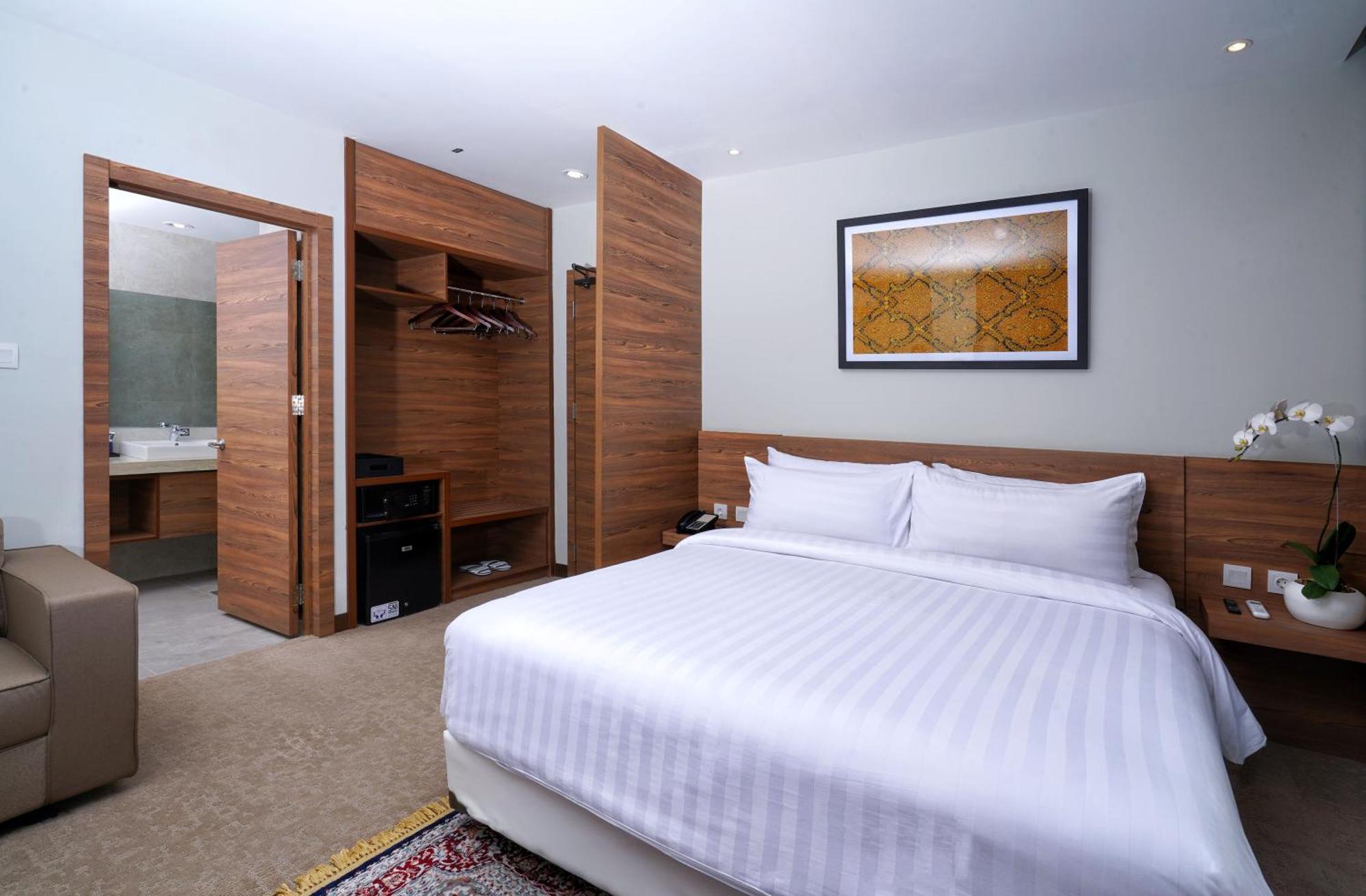 Aston Inn Pandanaran Semarang Ngoại thất bức ảnh