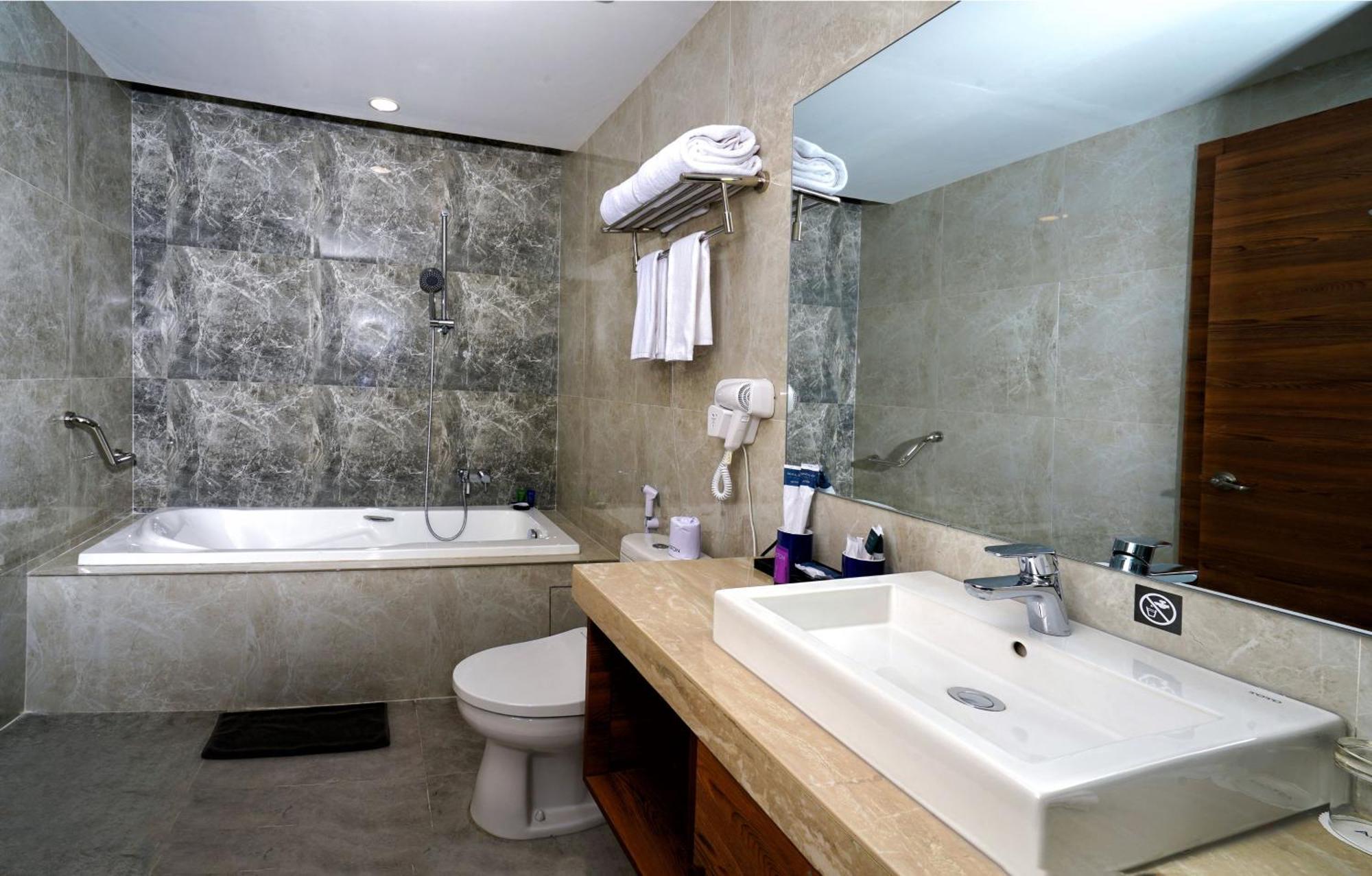 Aston Inn Pandanaran Semarang Ngoại thất bức ảnh