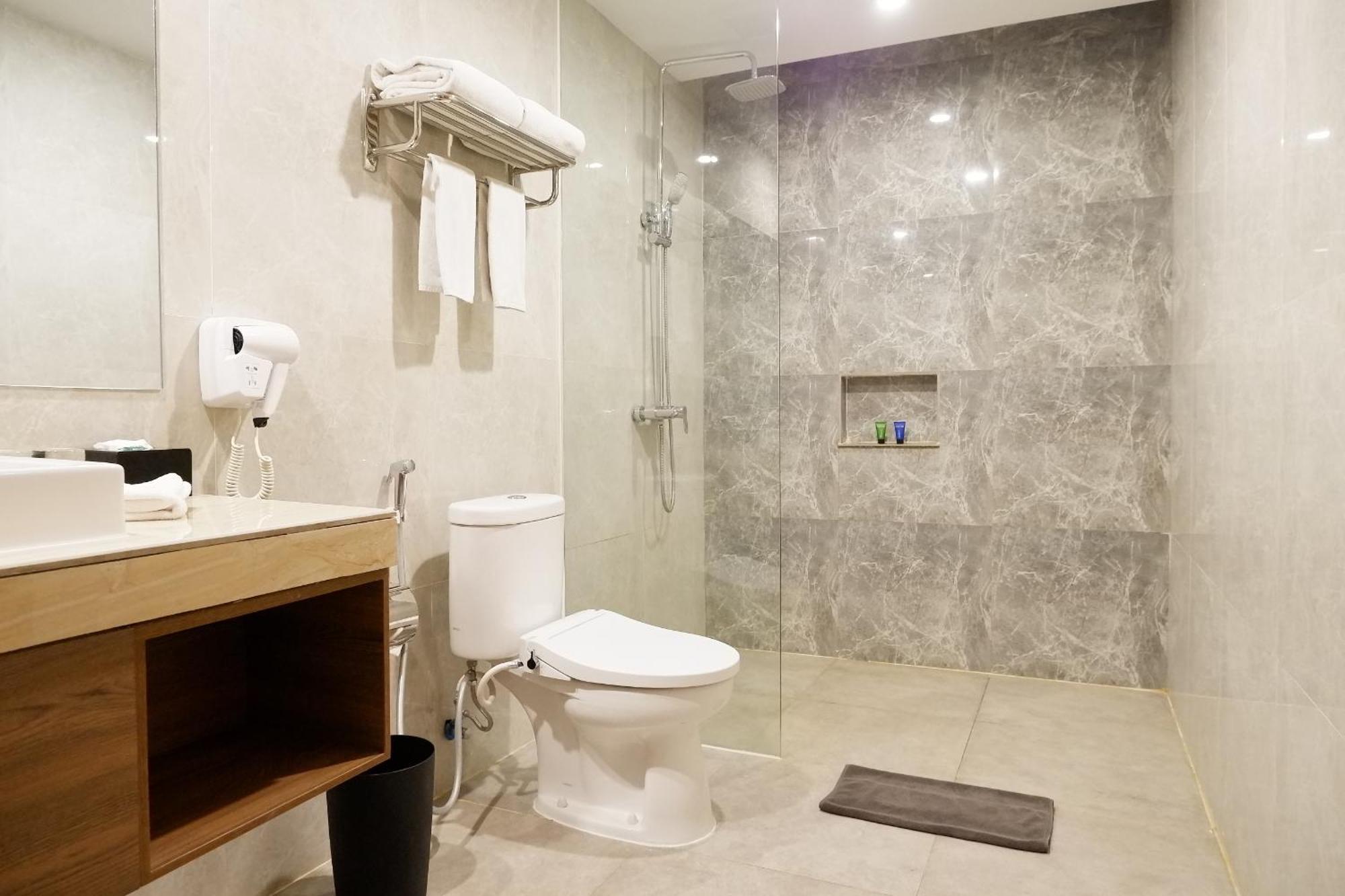Aston Inn Pandanaran Semarang Ngoại thất bức ảnh