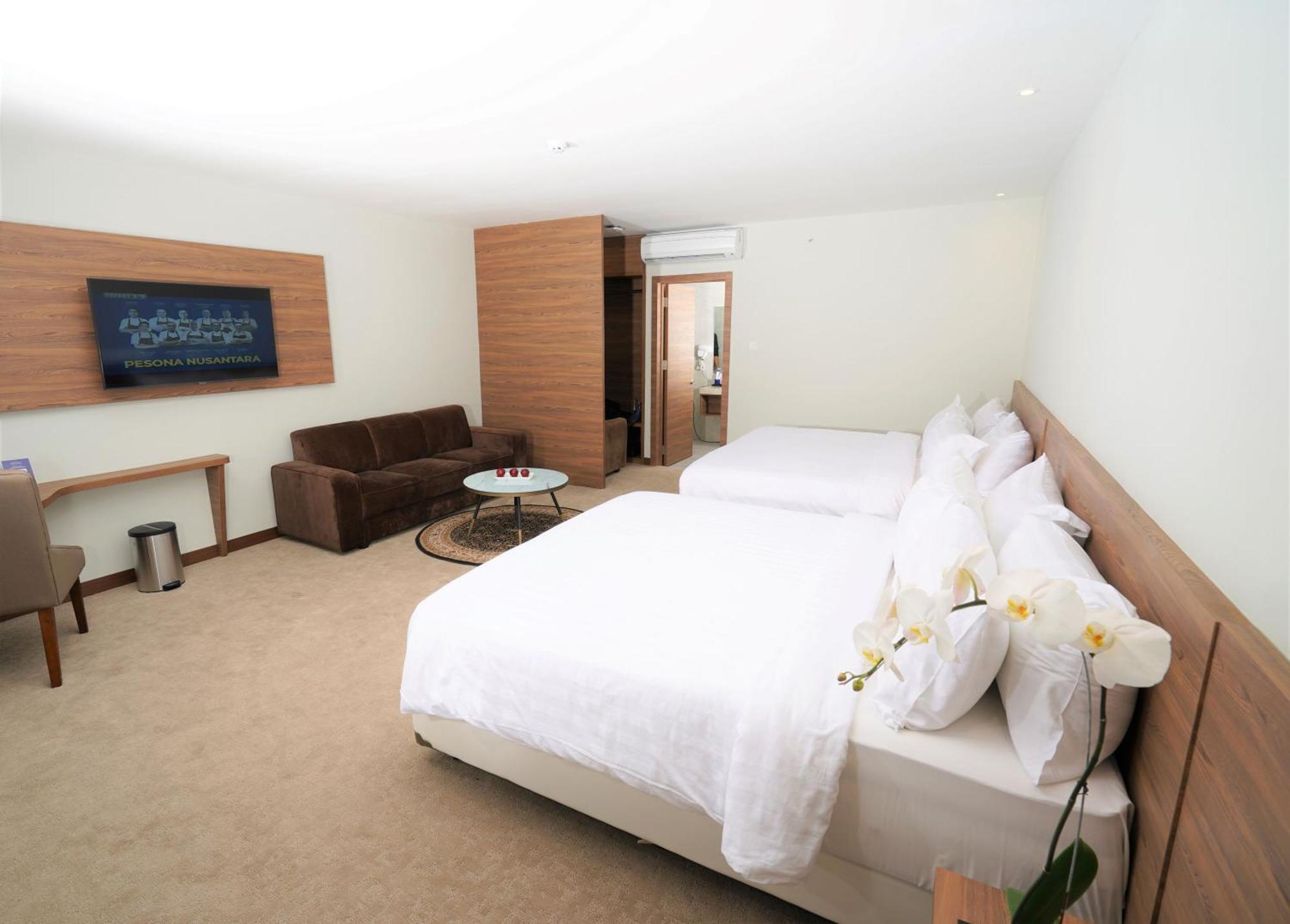 Aston Inn Pandanaran Semarang Ngoại thất bức ảnh