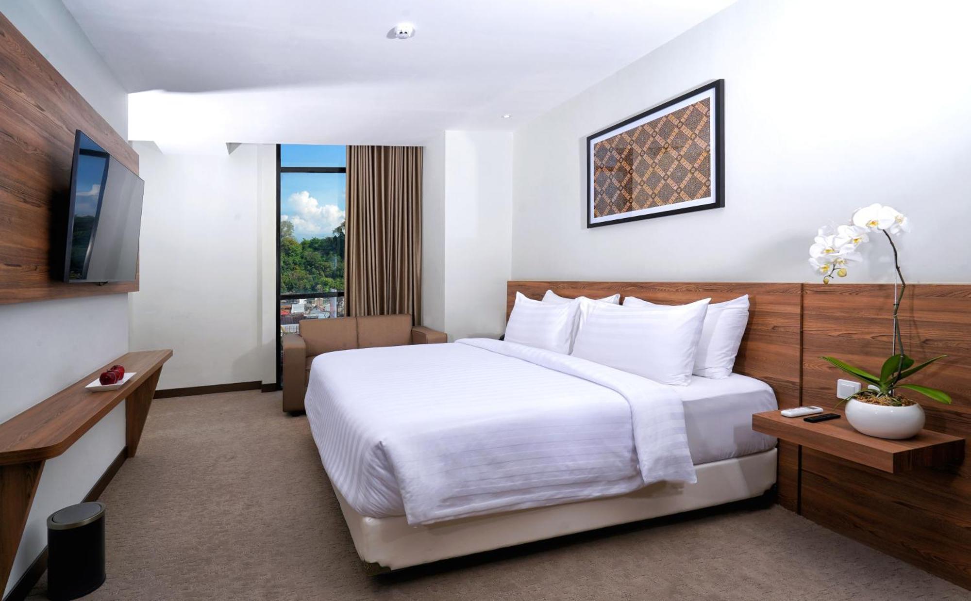 Aston Inn Pandanaran Semarang Ngoại thất bức ảnh