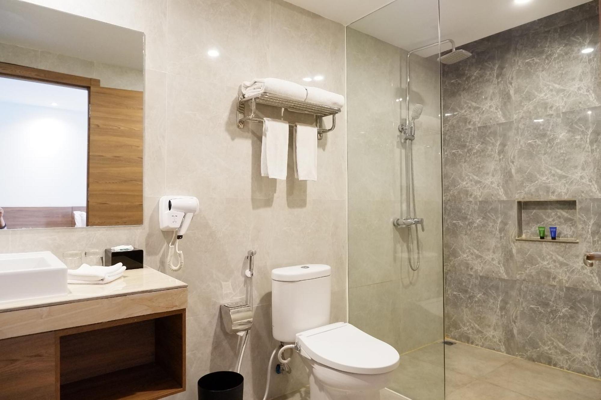 Aston Inn Pandanaran Semarang Ngoại thất bức ảnh