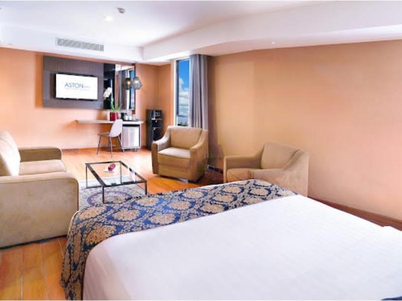 Aston Inn Pandanaran Semarang Ngoại thất bức ảnh